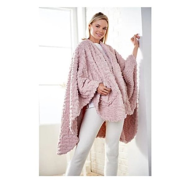 Berkshire Bedding Berkshire Cable Sherpa Cape Throw Wearable